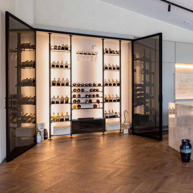 Créez une vitrine vin climatisée sur mesure. Climatiseur cave à vin compact. Controle de la température. Régulation du taux d'humidité. Aération.