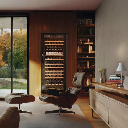 grande-cave-a-vin-vitrée-multi-fonctions-conservation-a-temperature-salon-pure-eurocave.jpg